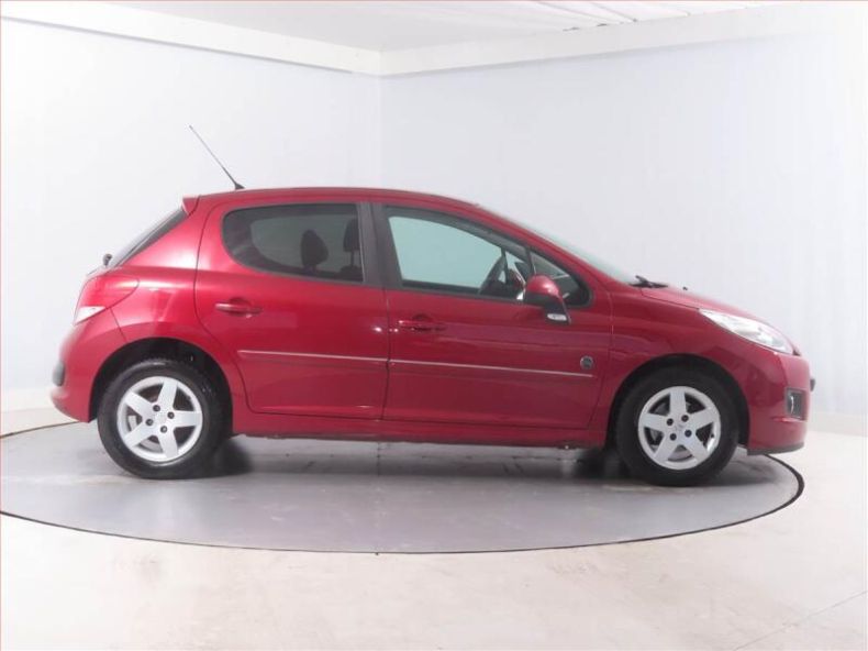 Peugeot 207 - hlavní fotka
