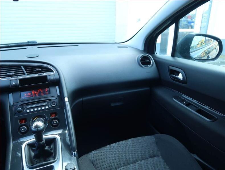 Peugeot 3008 - hlavní fotka