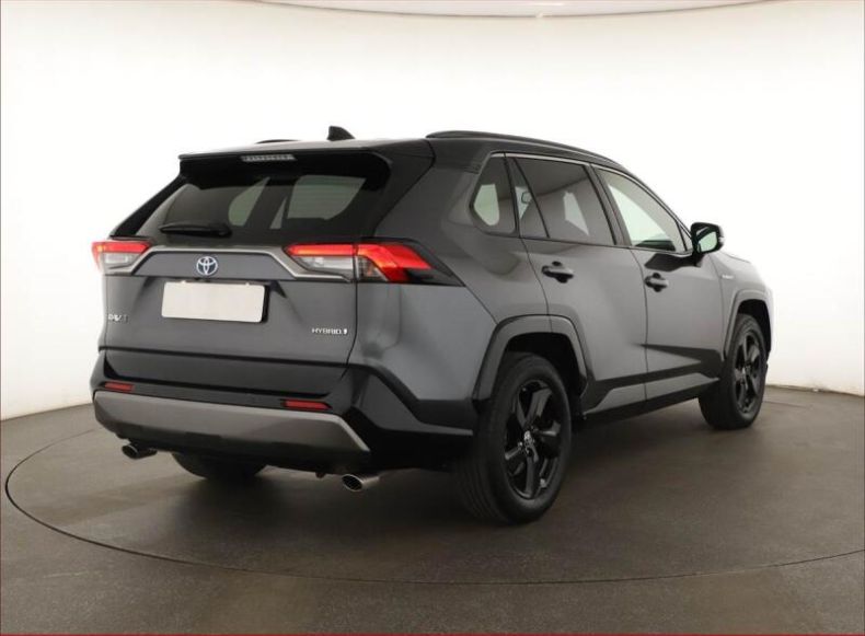 Toyota RAV 4 - hlavní fotka