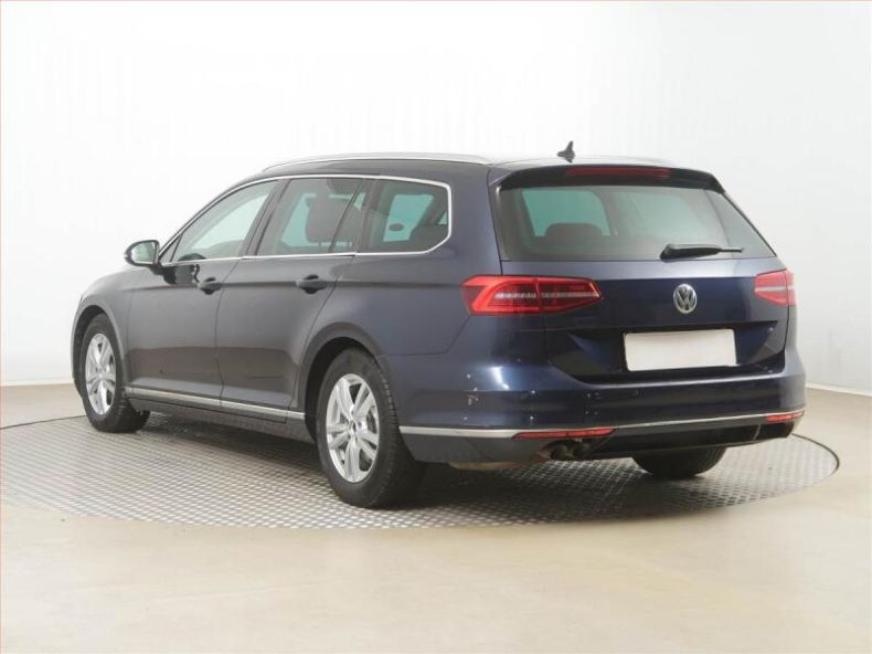 Volkswagen Passat - hlavní fotka