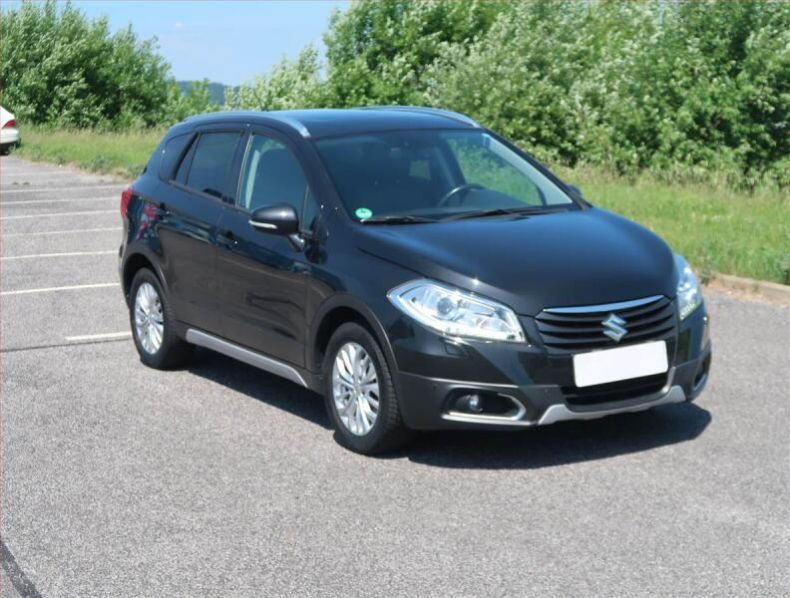 Suzuki SX4 - hlavní foto