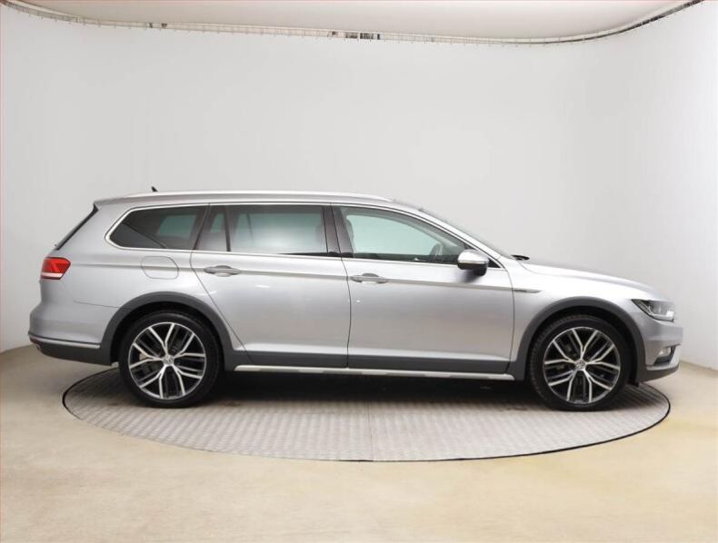 Volkswagen Passat - hlavní fotka