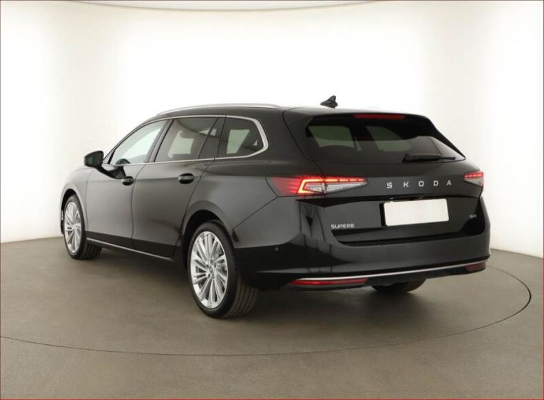Škoda Superb - hlavní fotka