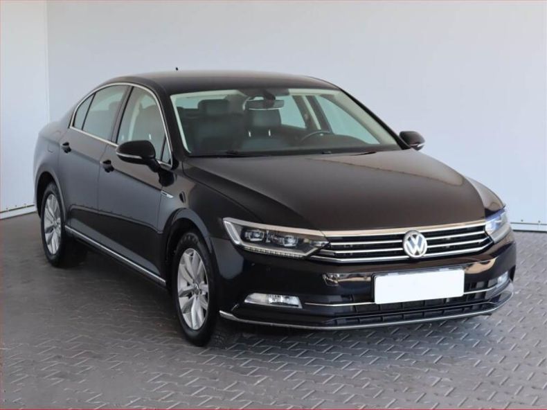 Volkswagen Passat - hlavní fotka inzerátu