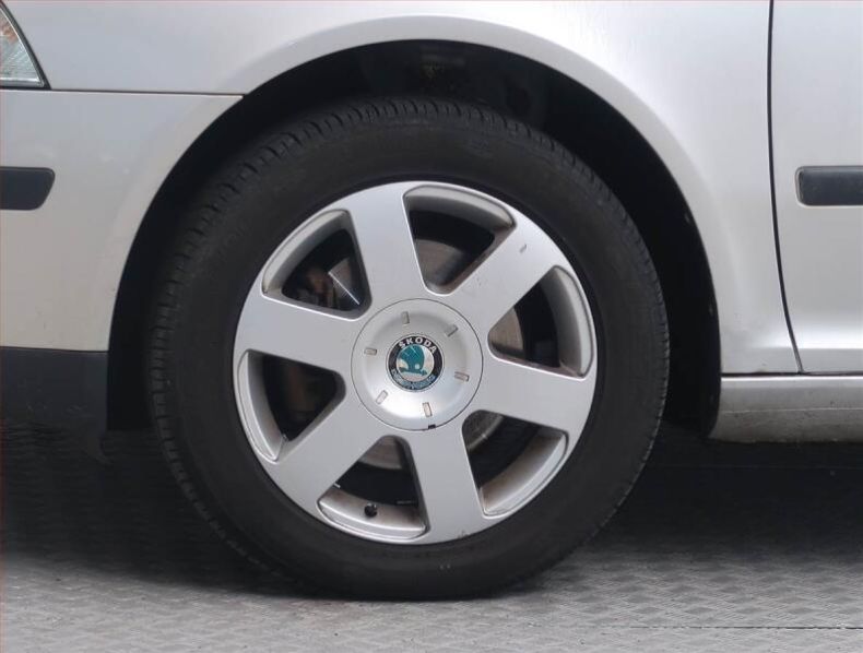 Škoda Octavia - hlavní fotka