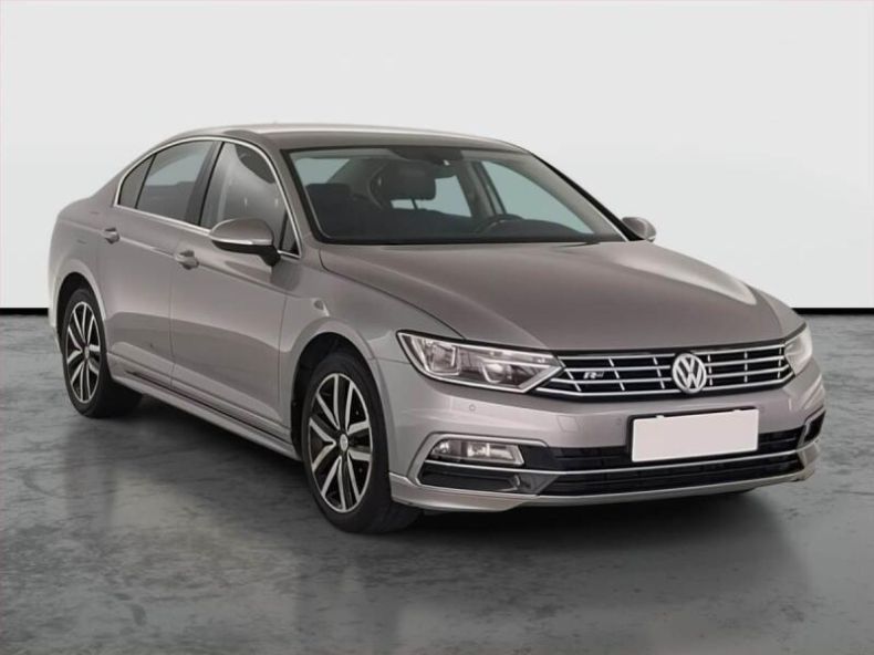 Volkswagen Passat - hlavní foto