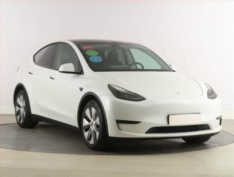 Tesla Model Y - hlavní foto