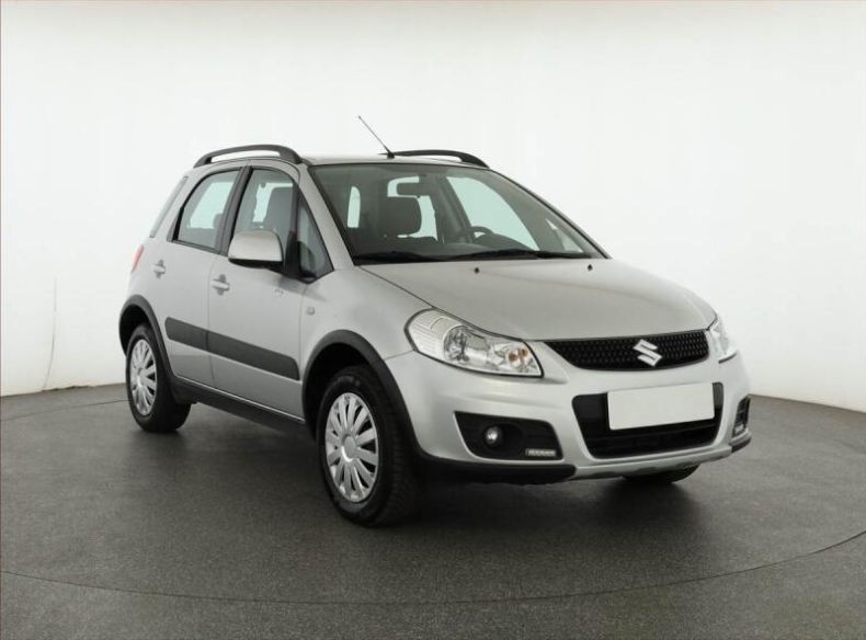 Suzuki SX4 - hlavní foto