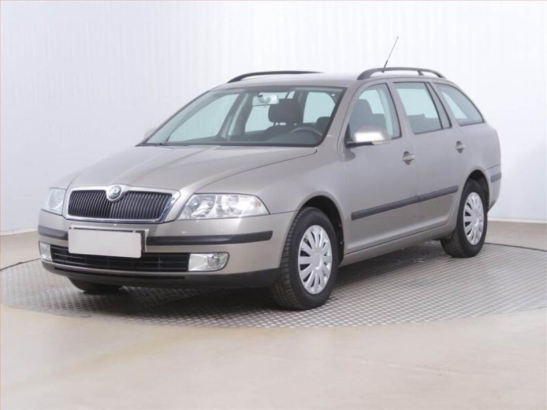 Škoda Octavia - hlavní fotka