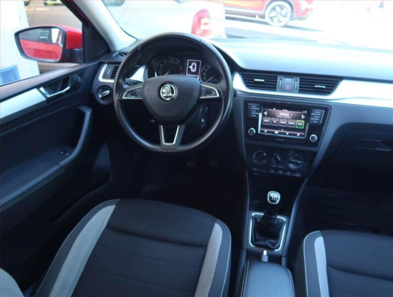 Škoda Rapid - hlavní fotka
