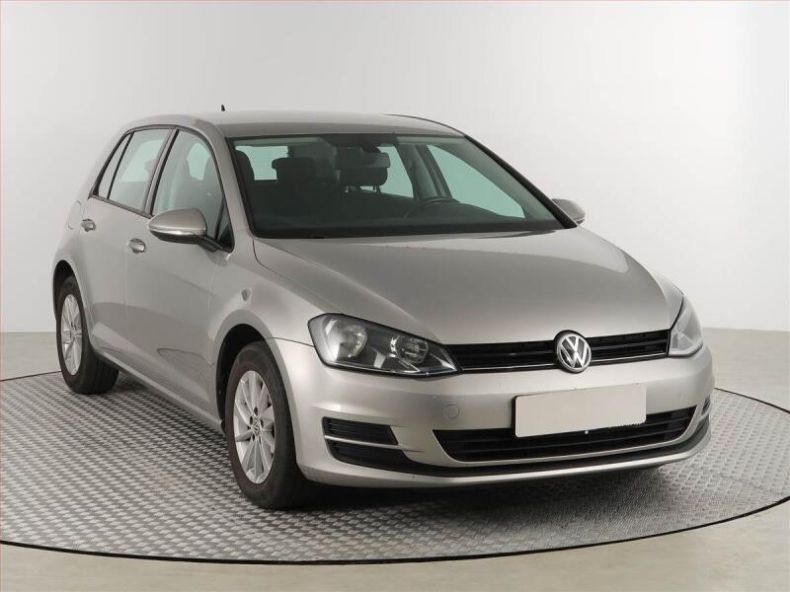 Volkswagen Golf - hlavní foto