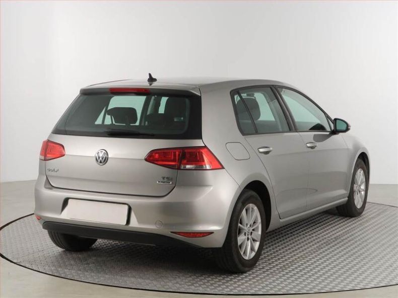 Volkswagen Golf - hlavní fotka