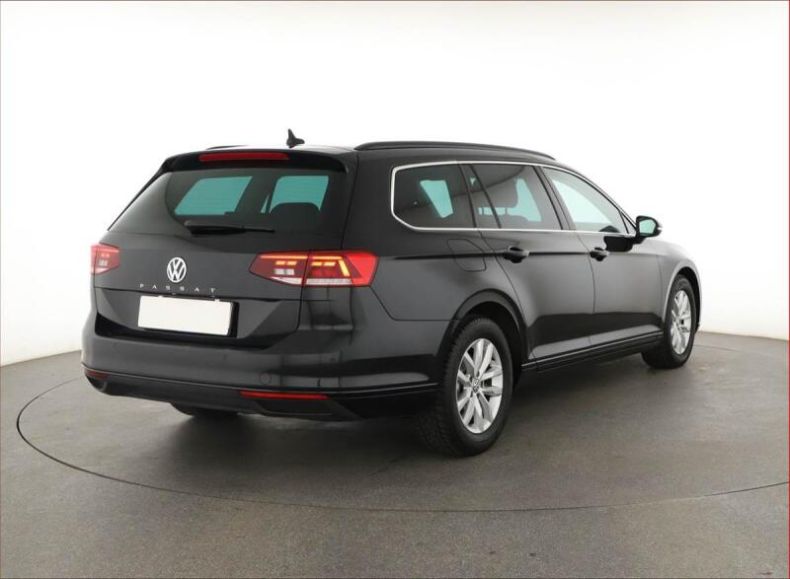 Volkswagen Passat - hlavní fotka