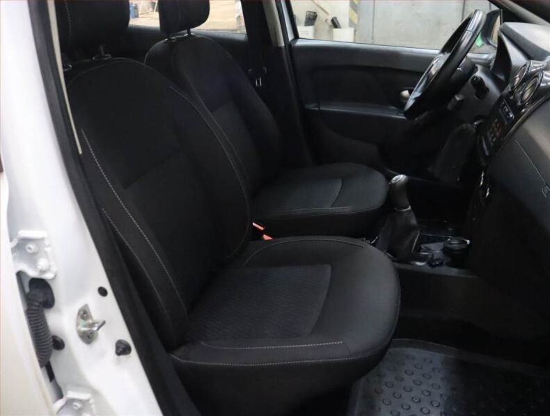 Dacia Logan - hlavní fotka