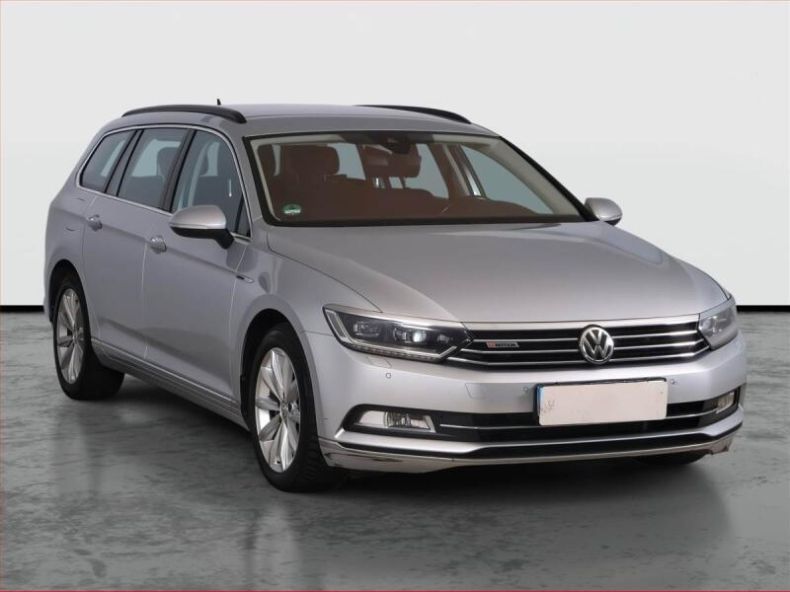 Volkswagen Passat - hlavní foto