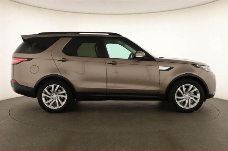 Land Rover Discovery - hlavní fotka