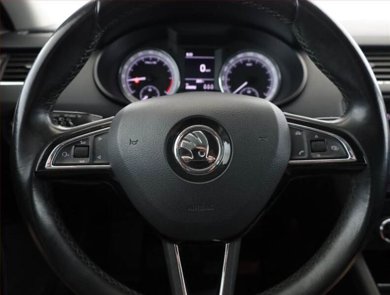 Škoda Octavia - hlavní fotka
