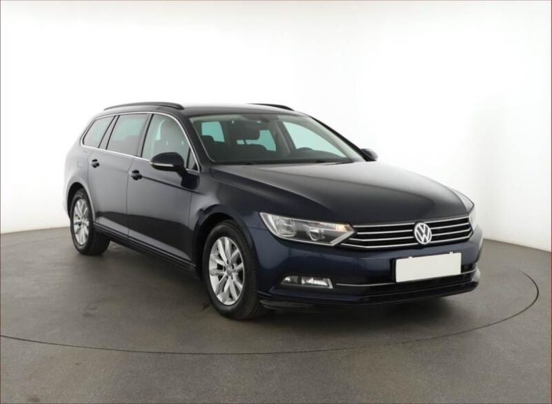 Volkswagen Passat - hlavní foto
