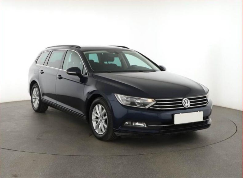 Volkswagen Passat - hlavní fotka inzerátu