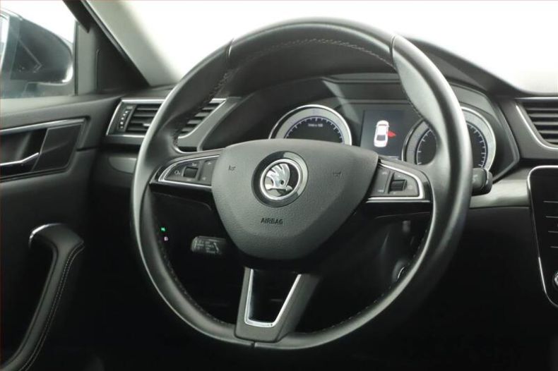 Škoda Superb - hlavní fotka