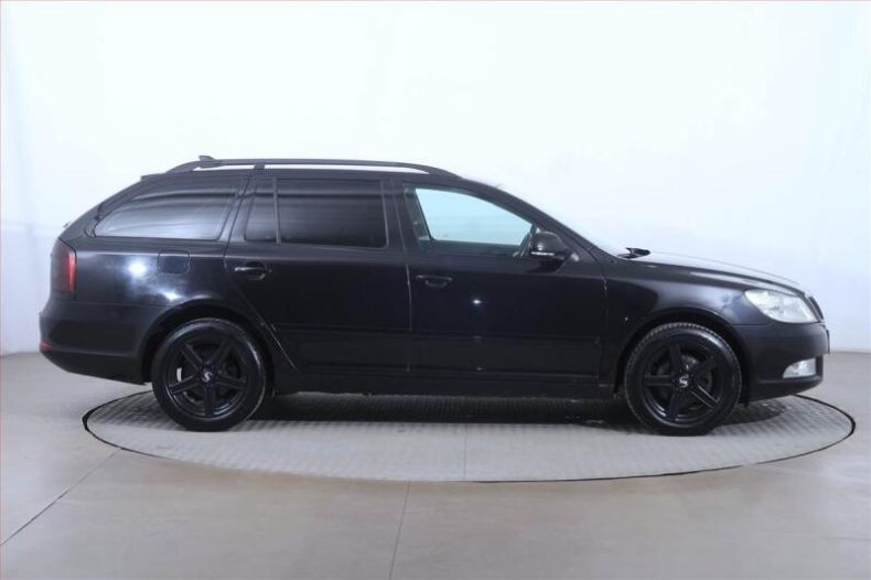 Škoda Octavia - hlavní fotka