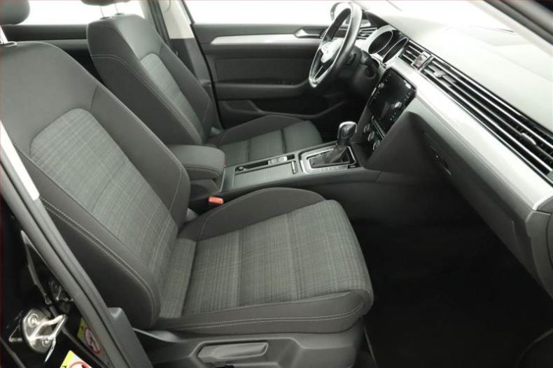 Volkswagen Passat - hlavní fotka