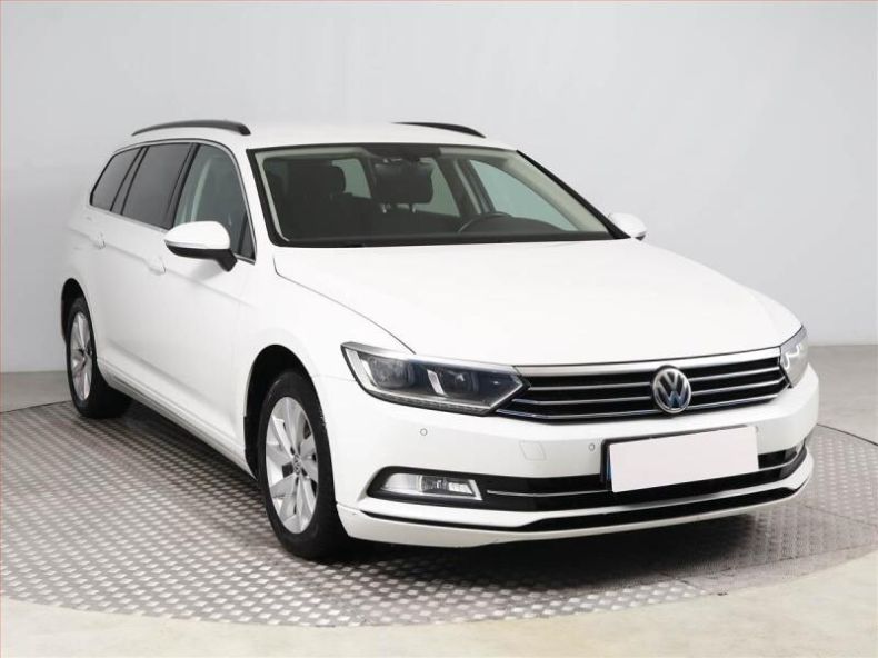 Volkswagen Passat - hlavní foto