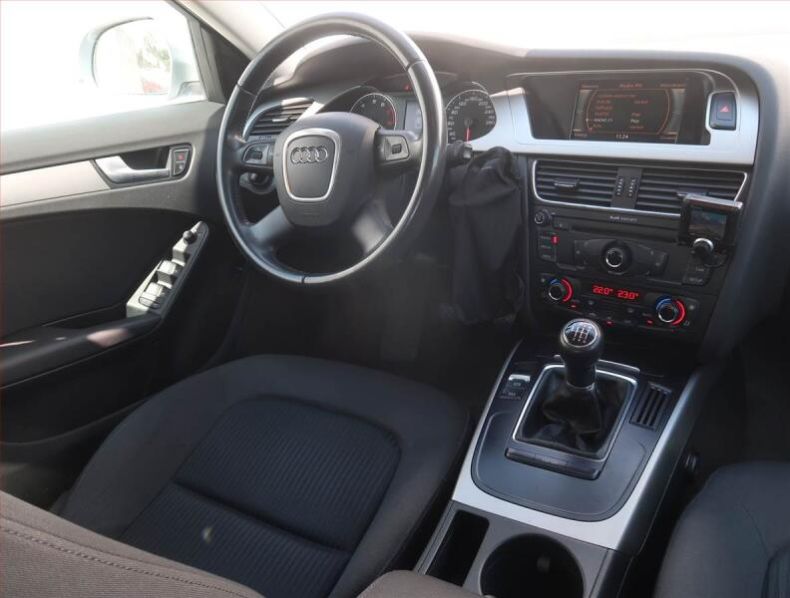 Audi A4 - hlavní fotka