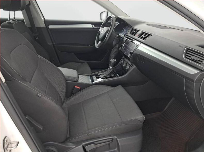 Škoda Superb - hlavní fotka