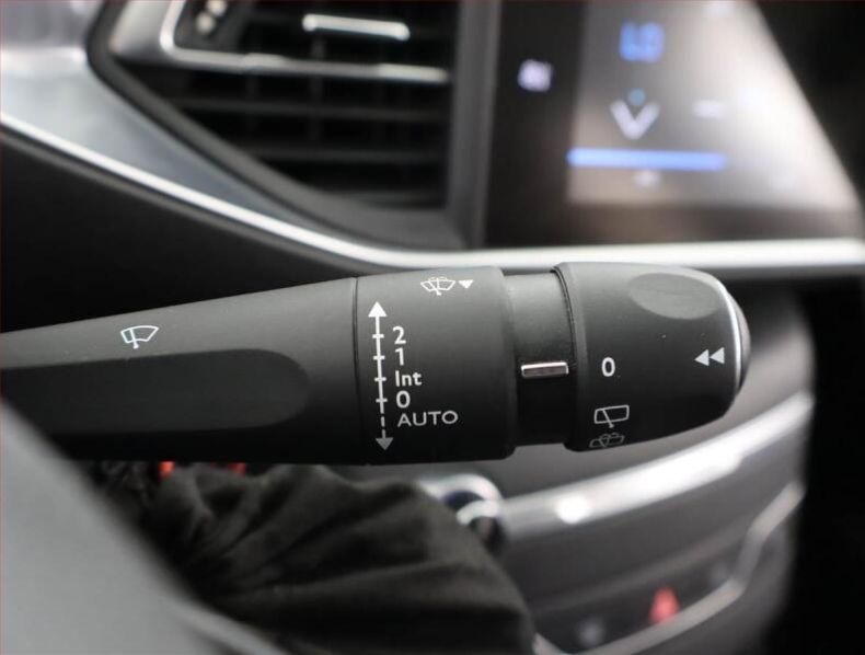 Peugeot 308 - hlavní fotka