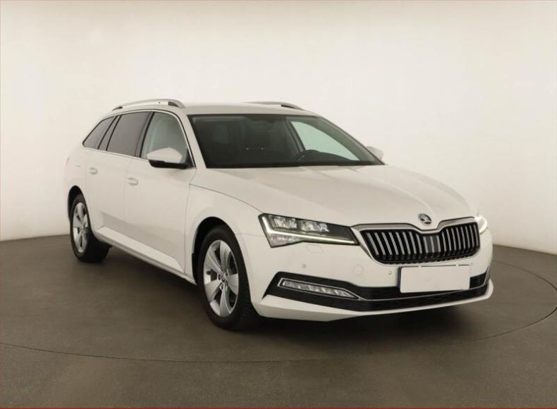 Škoda Superb - hlavní foto