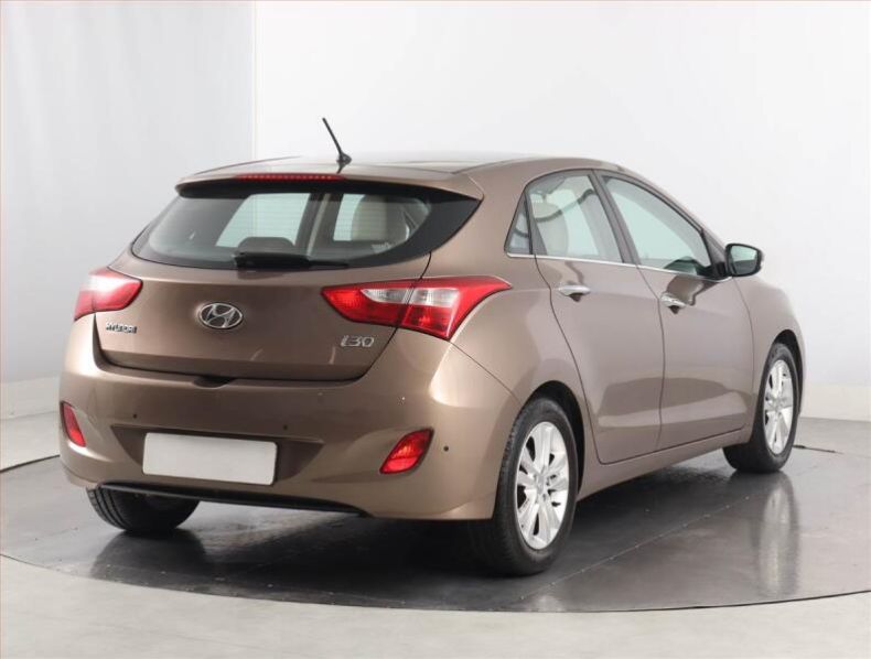 Hyundai i30 - hlavní fotka