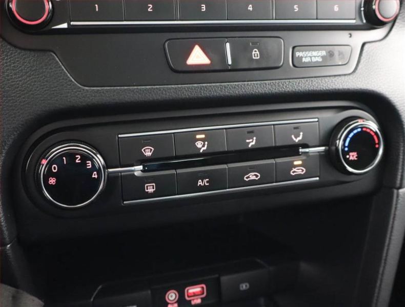 Kia Cee'd - hlavní fotka