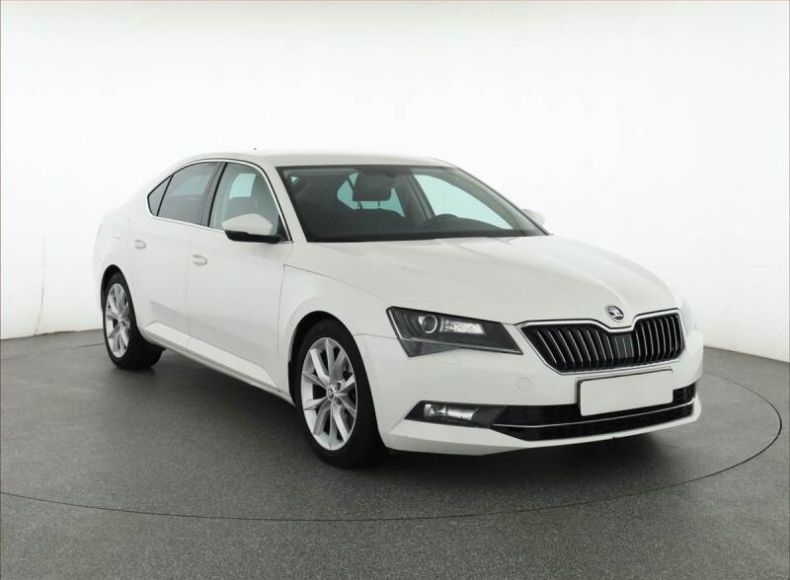 Škoda Superb - hlavní foto