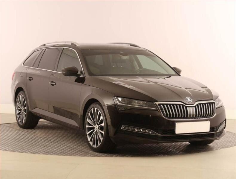 Škoda Superb - hlavní foto