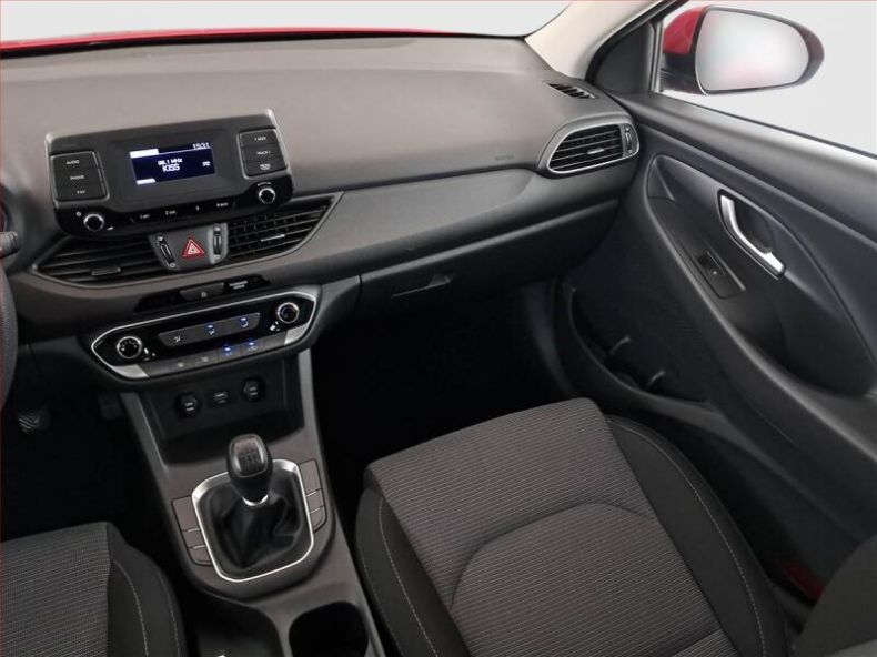Hyundai i30 - hlavní fotka