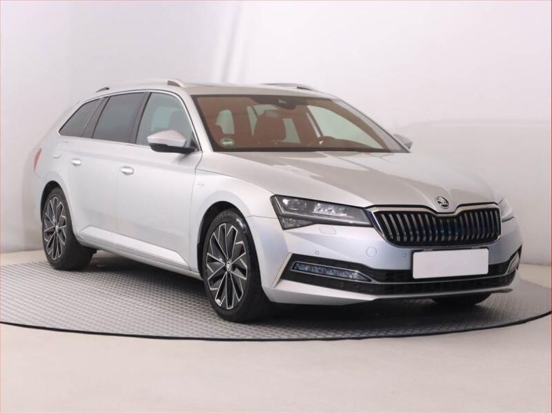 Škoda Superb - hlavní foto