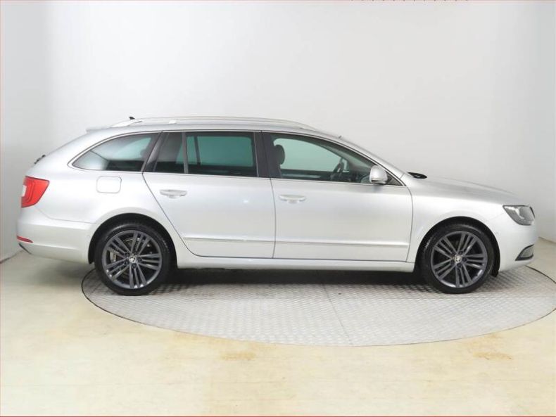 Škoda Superb - hlavní fotka