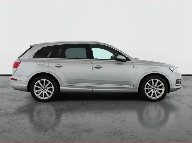 Audi Q7 - hlavní fotka