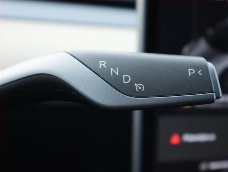 Tesla Model 3 - hlavní fotka