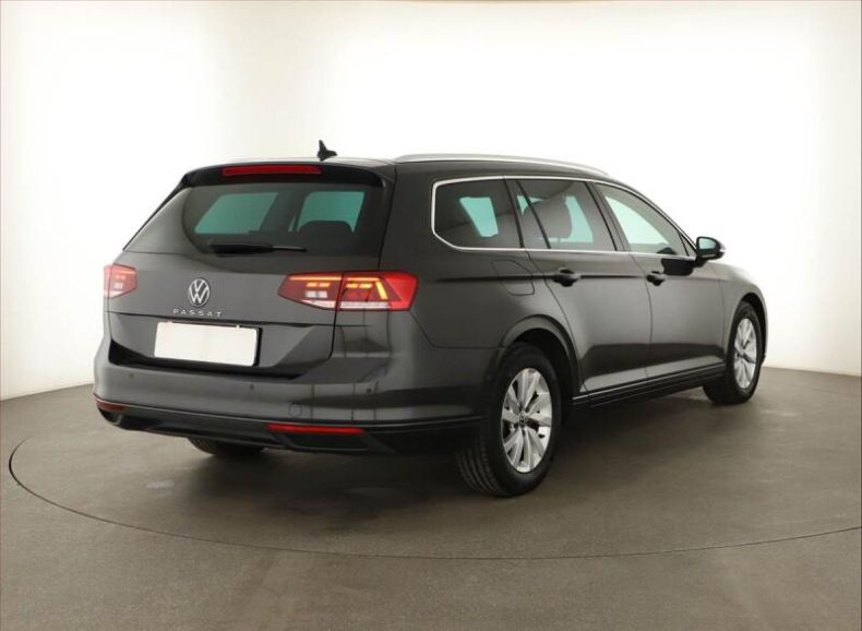 Volkswagen Passat - hlavní fotka