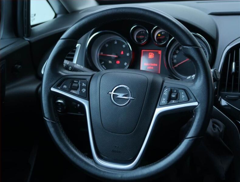 Opel Astra - hlavní fotka