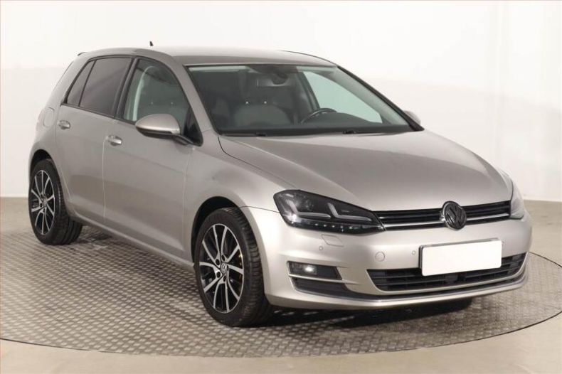 Volkswagen Golf - hlavní foto