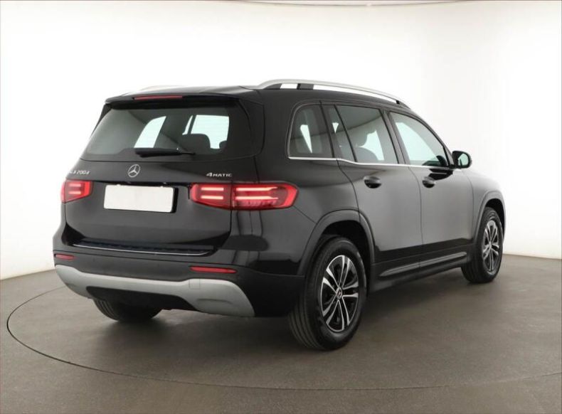 Mercedes GLB - hlavní fotka