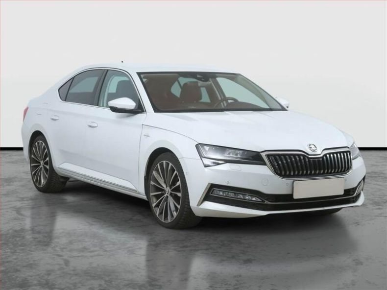 Škoda Superb - hlavní foto