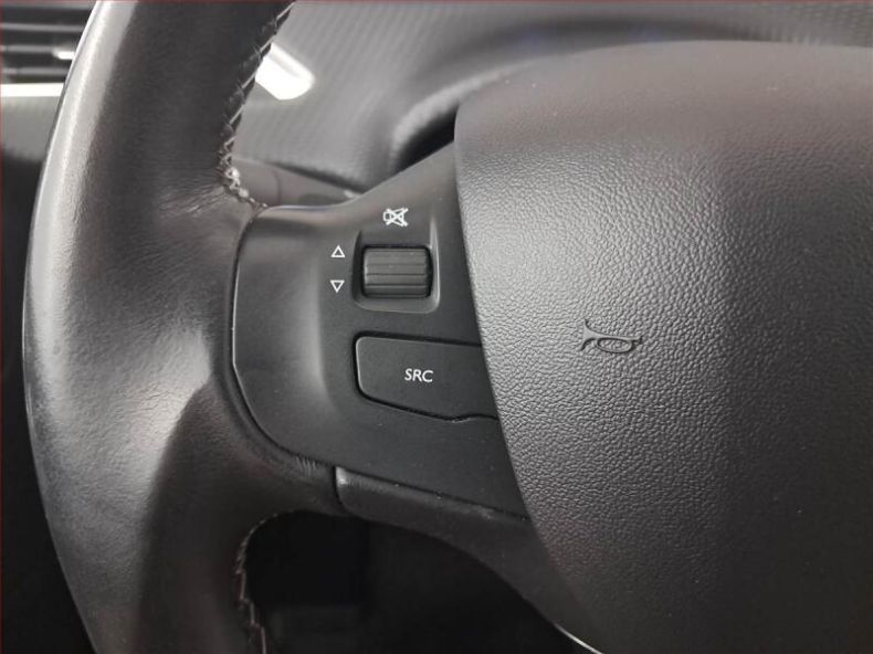 Peugeot 2008 - hlavní fotka