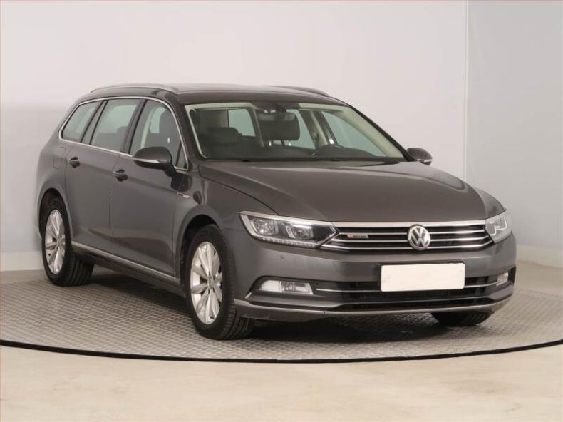 Volkswagen Passat - hlavní fotka inzerátu