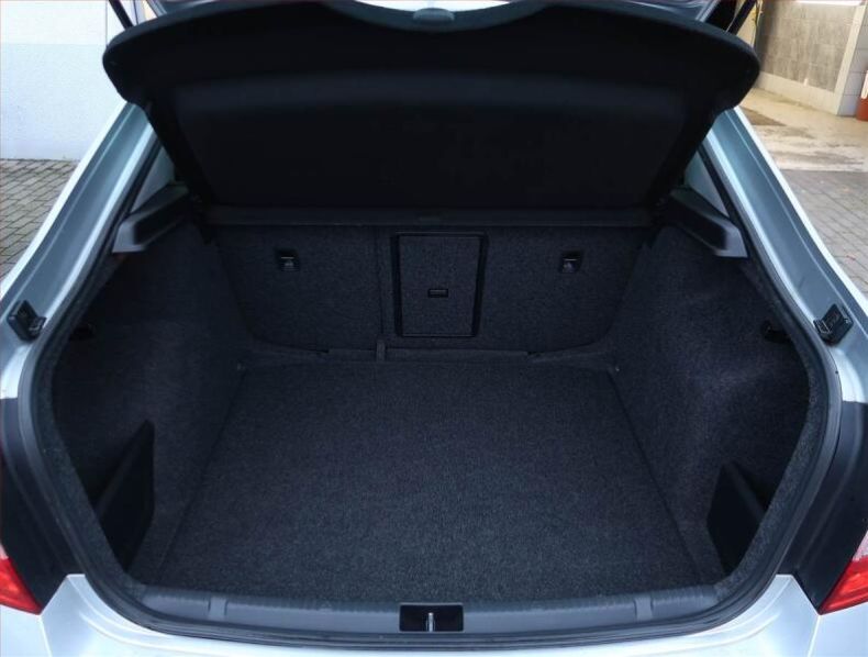 Škoda Rapid - hlavní fotka