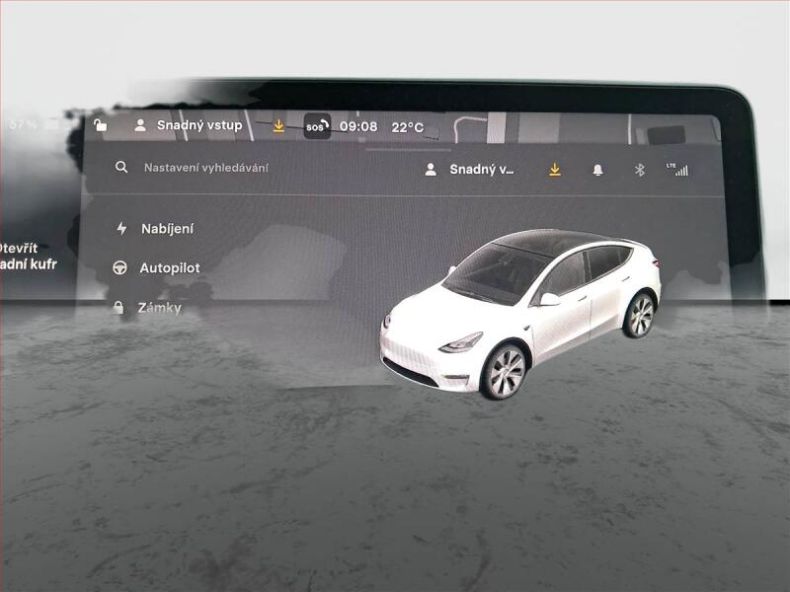 Tesla Model Y - hlavní fotka
