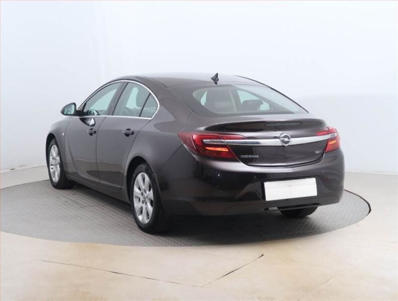 Opel Insignia - hlavní fotka